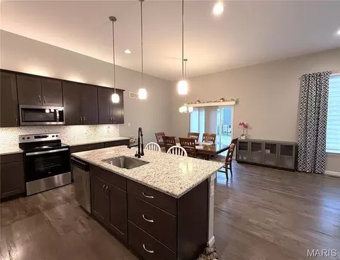 Kitchen - 208 Willow Ridge Ct, Eureka, MO 63025 photo 1 of 3