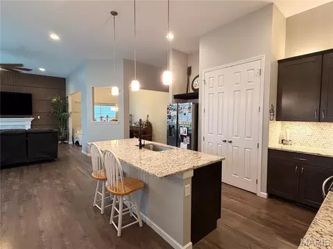 Kitchen - 208 Willow Ridge Ct, Eureka, MO 63025 photo 2 of 3