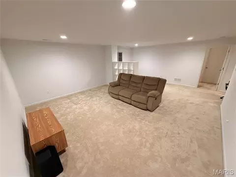 Living - 208 Willow Ridge Ct, Eureka, MO 63025 photo 3 of 3