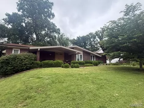 3 Country Club Ct, Black Jack, MO 63033