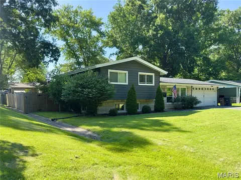 1641 Brookwood Dr, Cape Girardeau, MO 63701