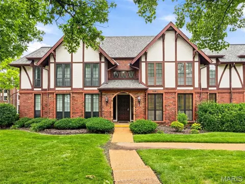 929 Claytonbrook Dr #2, Ballwin, MO 63011 photo 1