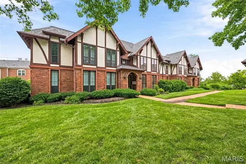 929 Claytonbrook Dr #2, Ballwin, MO 63011 photo 2