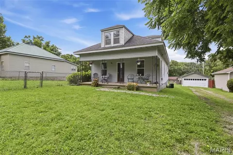 Exterior - 306 W Main St, Iberia, MO 65486 photo 2 of 6