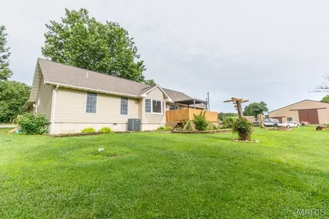 Exterior - 235 Springfield Rd, Buffalo, MO 65622 photo 3 of 7