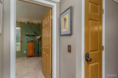 Entry Way - 235 Springfield Rd, Buffalo, MO 65622 photo 1 of 1