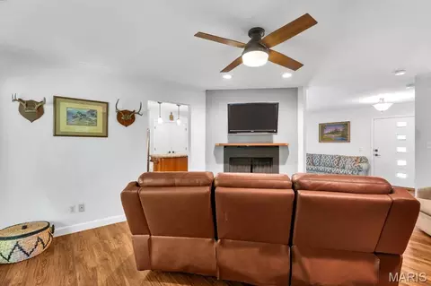 Living - 8 Oakwood Est, Wright City, MO 63390 photo 3 of 3