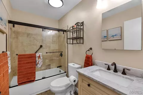 Bath - 8 Oakwood Est, Wright City, MO 63390 photo 2 of 3