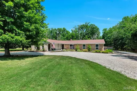 Exterior - 8 Oakwood Est, Wright City, MO 63390 photo 9 of 11