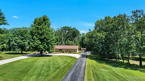 Exterior - 8 Oakwood Est, Wright City, MO 63390 photo 10 of 11