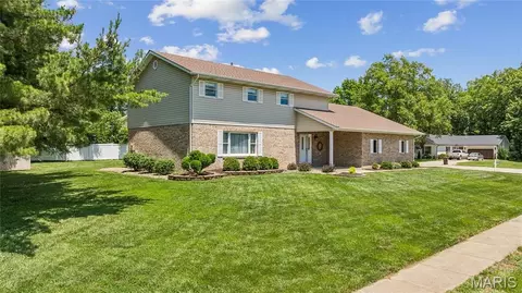 945 Ivy Ct, Troy, IL 62294