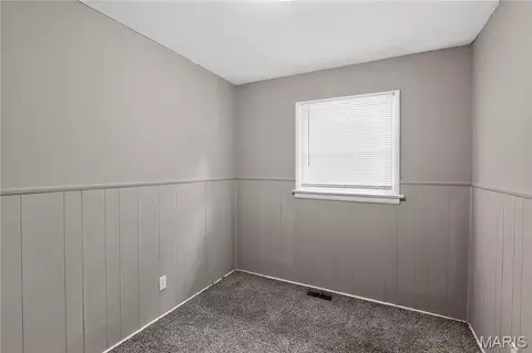 Bedroom - 1027 Renshaw Dr, Ferguson, MO 63135 photo 2 of 5