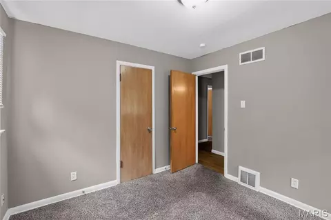 Bedroom - 1027 Renshaw Dr, Ferguson, MO 63135 photo 4 of 5