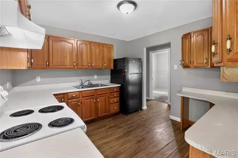 Kitchen - 1027 Renshaw Dr, Ferguson, MO 63135 photo 1 of 3
