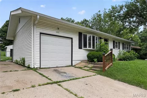Other - 1027 Renshaw Dr, Ferguson, MO 63135 photo 2 of 12