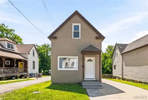 922 Dammert Ave, Saint Louis, MO 63125