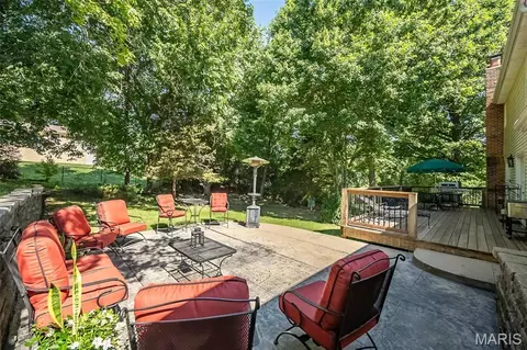 Exterior - 173 Hickory Tree Ct, Ballwin, MO 63011 photo 5 of 11