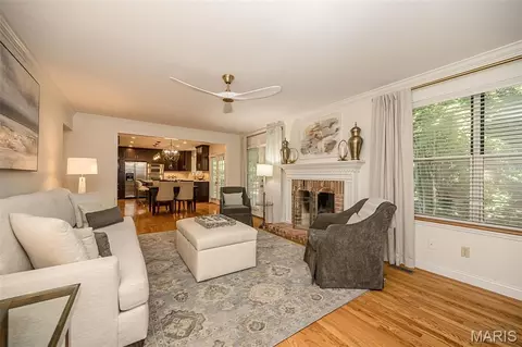 Living - 173 Hickory Tree Ct, Ballwin, MO 63011 photo 3 of 9