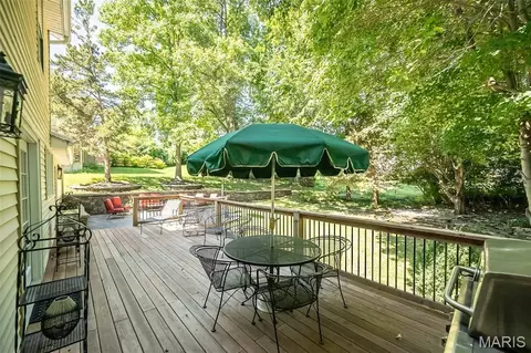 Exterior - 173 Hickory Tree Ct, Ballwin, MO 63011 photo 3 of 11