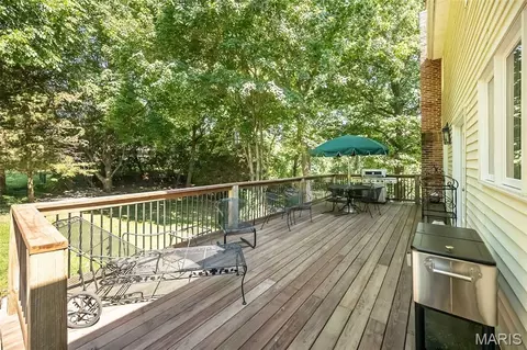 Exterior - 173 Hickory Tree Ct, Ballwin, MO 63011 photo 2 of 11