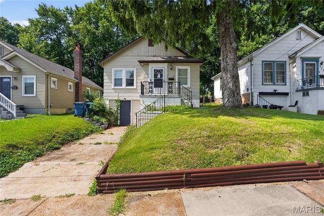 7124 Dawson Pl, Jennings, MO 63136
