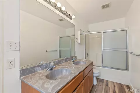 Bath - 112 Kale Ct, Saint Robert, MO 65584 photo 1 of 2