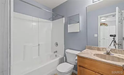 Bath - 112 Kale Ct, Saint Robert, MO 65584 photo 2 of 2