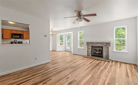 Living - 112 Kale Ct, Saint Robert, MO 65584 photo 1 of 4