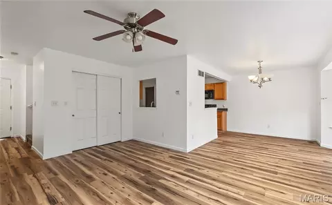 Living - 112 Kale Ct, Saint Robert, MO 65584 photo 2 of 4