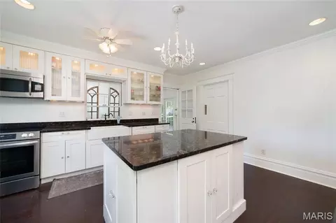 1 E Weldon Springs Heights Dr, Saint Charles, MO 63304 photo 5