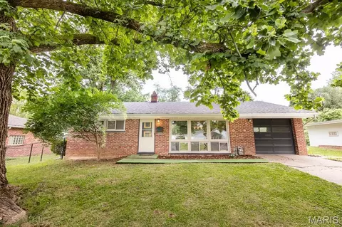 6908 Osage Dr, Belleville, IL 62223
