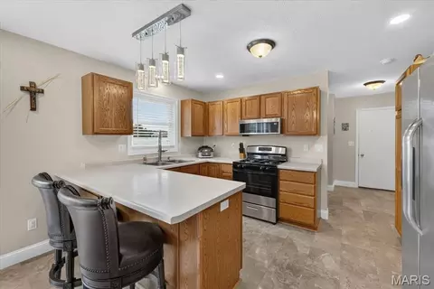 Kitchen - 100 N Cedar Bluff Dr, Valmeyer, IL 62295 photo 1 of 2