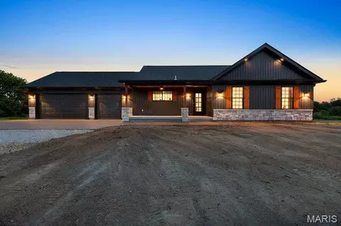16637 Durango Dr, Warrenton, MO 63383