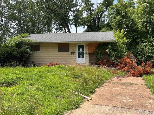 249 Grampian Rd, Saint Louis, MO 63137