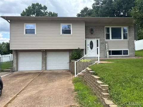 2643 Georgia Dr, Arnold, MO 63010