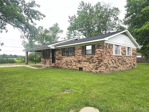 Exterior - 601 Harry Dr, Dexter, MO 63841 photo 2 of 4
