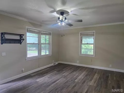 Living - 601 Harry Dr, Dexter, MO 63841 photo 1 of 2
