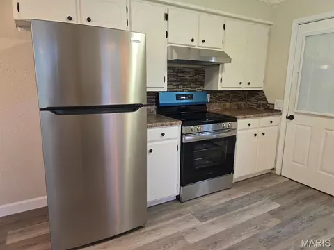 Kitchen - 601 Harry Dr, Dexter, MO 63841 photo 3 of 3