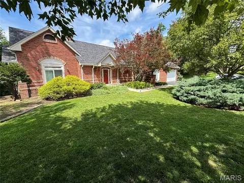277 Larimore Valley Dr, Wildwood, MO 63005