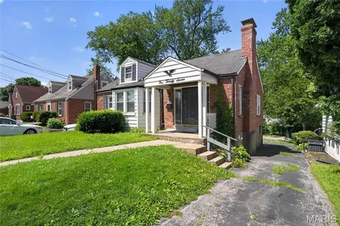 127 S Hartnett Ave, Ferguson, MO 63135
