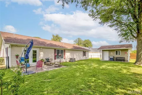 Exterior - 1010 Pine St, Sikeston, MO 63801 photo 2 of 2