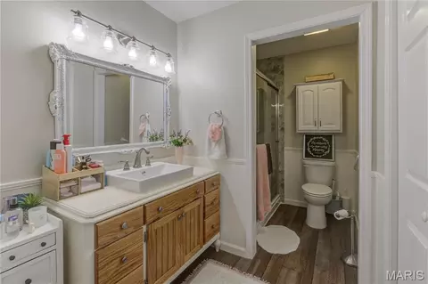 Bath - 1010 Pine St, Sikeston, MO 63801 photo 2 of 3
