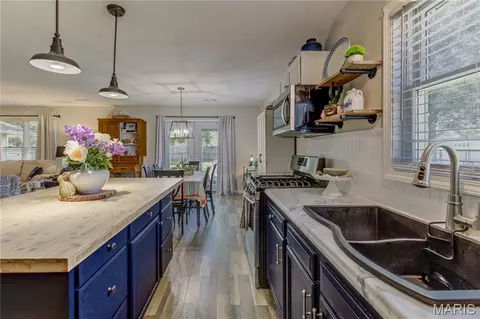Kitchen - 1010 Pine St, Sikeston, MO 63801 photo 4 of 4