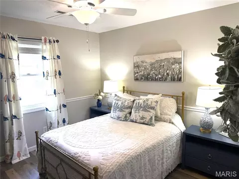 Bedroom - 1010 Pine St, Sikeston, MO 63801 photo 3 of 4