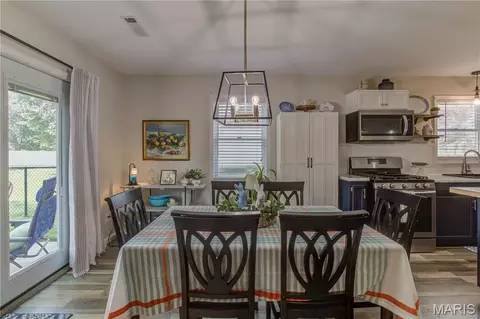 Dining - 1010 Pine St, Sikeston, MO 63801 photo 1 of 3