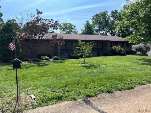 832 Aldan Dr, Olivette, MO 63132
