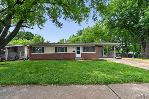 2245 Saint Catherine St, Florissant, MO 63033