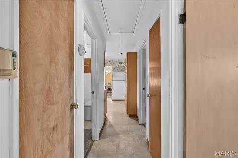 Entry Way - 7 Wayne St, Saint Charles, MO 63301 photo 3 of 3