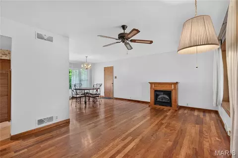 Living - 7 Wayne St, Saint Charles, MO 63301 photo 1 of 5