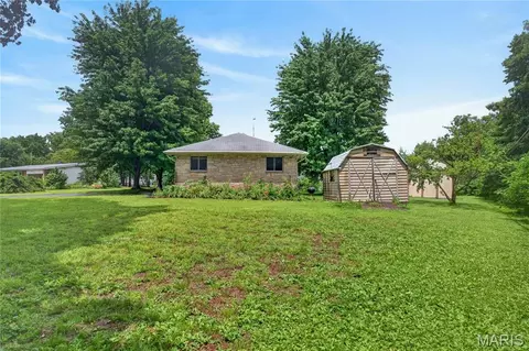 Exterior - 7 Wayne St, Saint Charles, MO 63301 photo 3 of 9